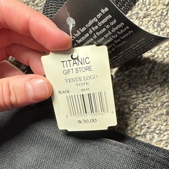 Titanic Collector’s Tote Bag - Picture 2 of 8